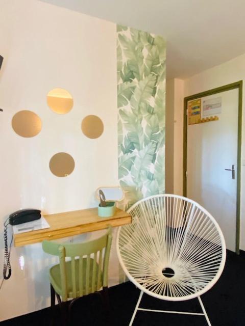 A La Maison Hotel Restaurant Lacaune Zewnętrze zdjęcie
